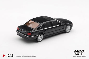 1999 BMW 750iL (E38), Black Sapphire