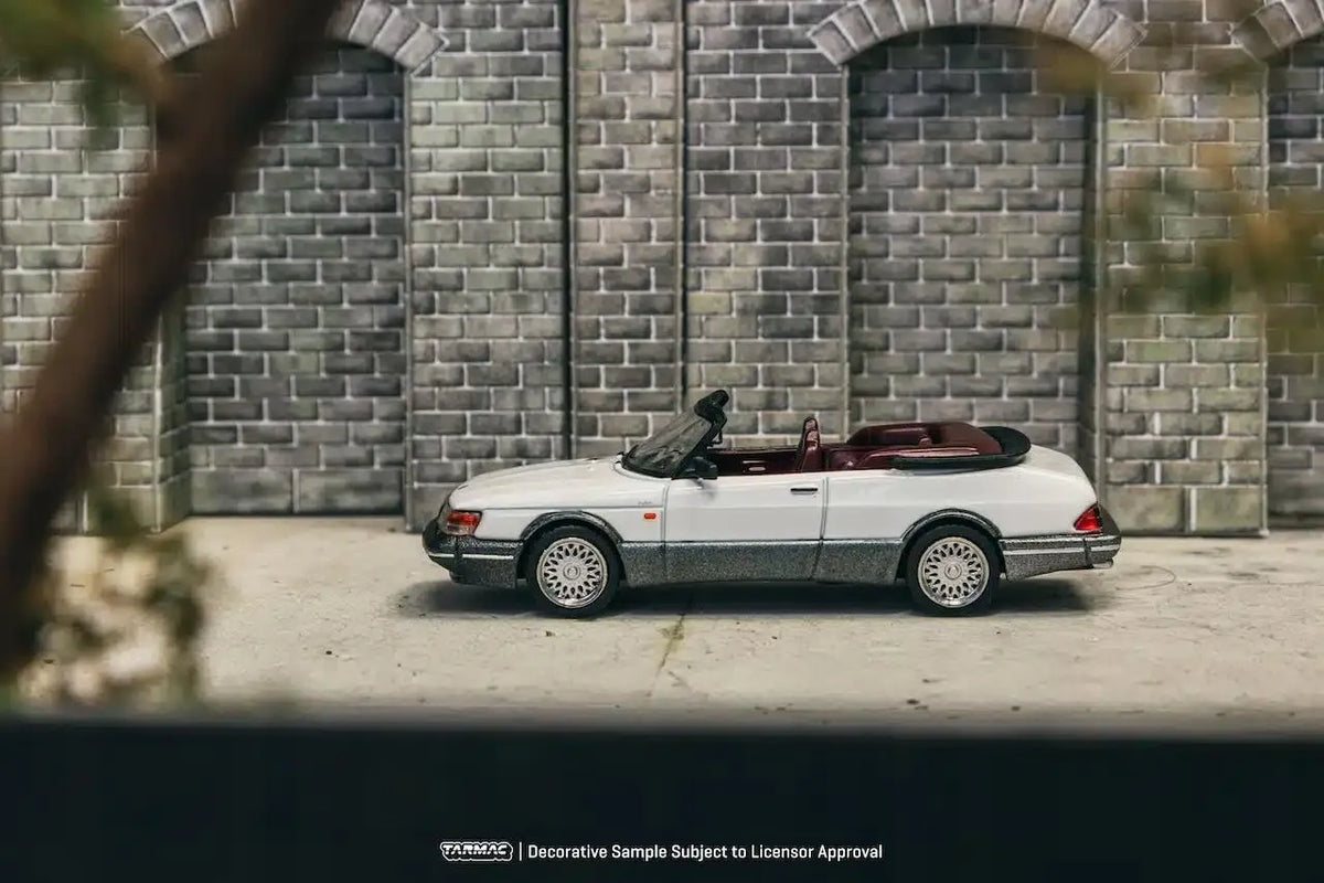 Saab 900 turbo convertible, white